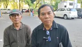 Tangis Keluarga Sambut Kedatangan Jenazah Sopir Korban Penembakan KKB