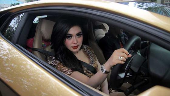 6 Artis yang Blak-blakan Soal Kekayaannya