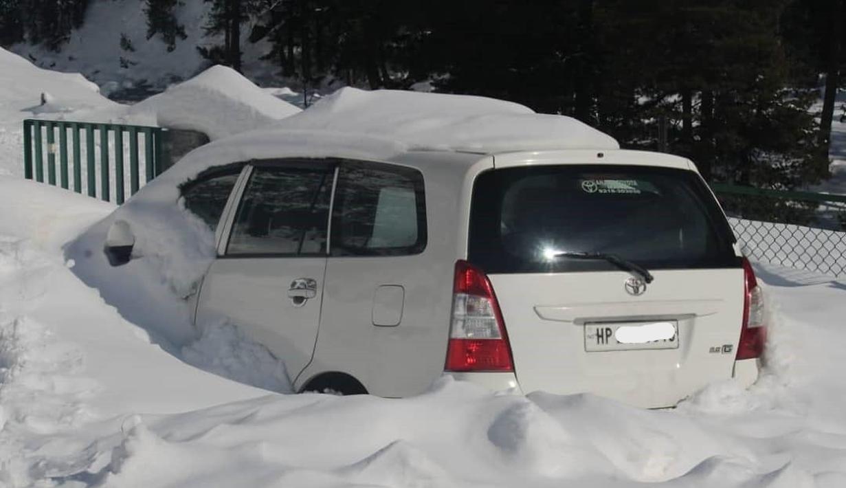Durabilitas produk Toyota tak perlu diragukan lagi. Salju India, panas Arab Saudi, hingga kemacetan Jakarta bisa dilalui dengan santai. (Source: Instagram/@toyota_innova_in_the_world)