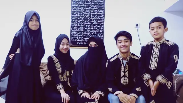 6 Transformasi Kebersamaan Umi Pipik dan Empat Anaknya, Resmi Lepas Adiba Menikah