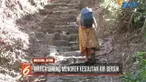 Sekitar sebulan terakhir, warga harus antre bergiliran untuk mendapat air bersih di satu-satunya sumber yang masih tersedia.