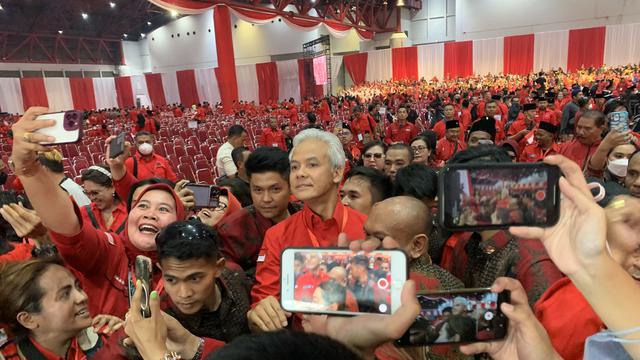 Gubernur Jawa Tengah Ganjar Pranowo Menghadiri Acara HUT ke-50 PDIP
