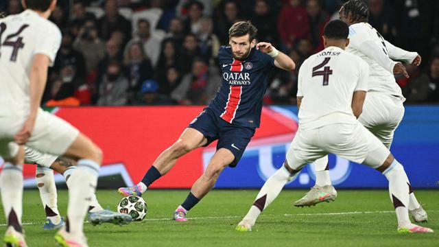 Sempat Tertinggal, PSG Bungkam Aston Villa