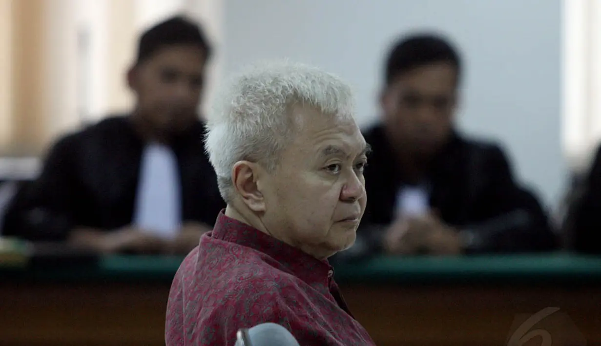 Anggoro Widjojo mengikuti sidang lanjutan dengan agenda pembacaan Pledoi di Pengadilan Tipikor, Rabu (25/6/14). (Liputan6.com/Faisal R Syam)