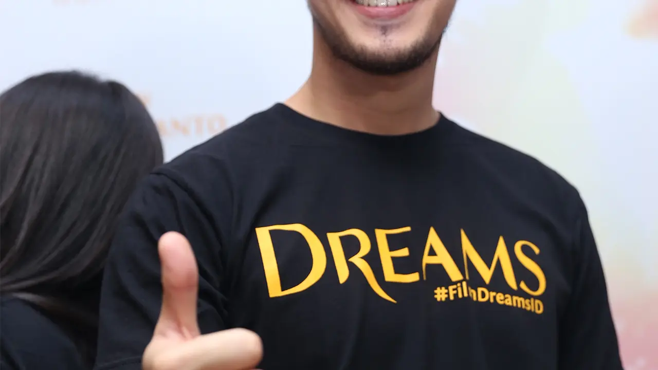 [Bintang] Morgan Oey Adalah Pria Pendukung Fathin Shidqia di Film 'Dreams'