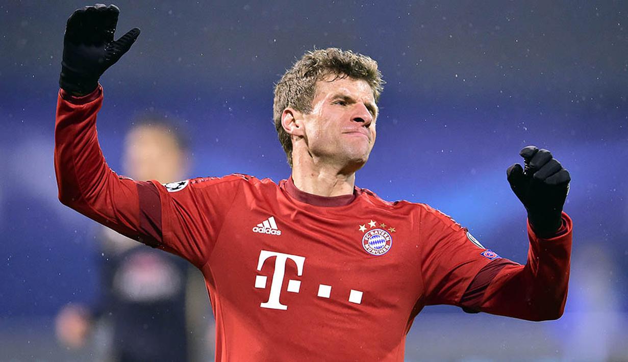 5. Thomas Muller. Awal musim lalu MU menyiapkan transfer fantastis untuk penyerang asal Jerman tersebut. Namun niat Setan Merah ditolak mentah-mentah dan Muller malah memperpanjang kontrak selama lima tahun bersama Bayern Munchen. (AFP/Andrej Isakovic)
