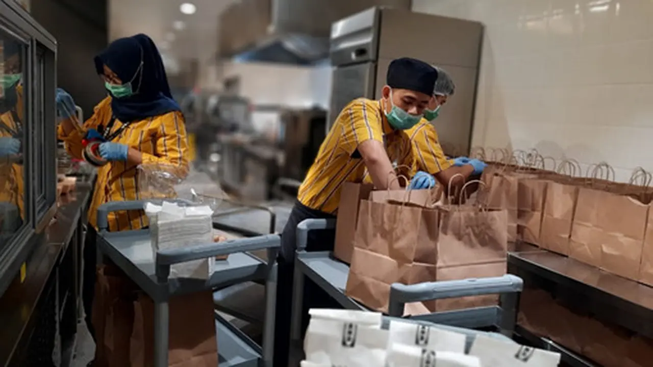 IKEA Bagikan Paket Makanan Khas Swedia bagi Tenaga Medis Sekitar Tangerang dan Sentul
