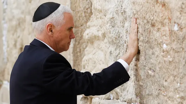 Wapres AS Mike Pence Kunjungi Tembok Ratapan