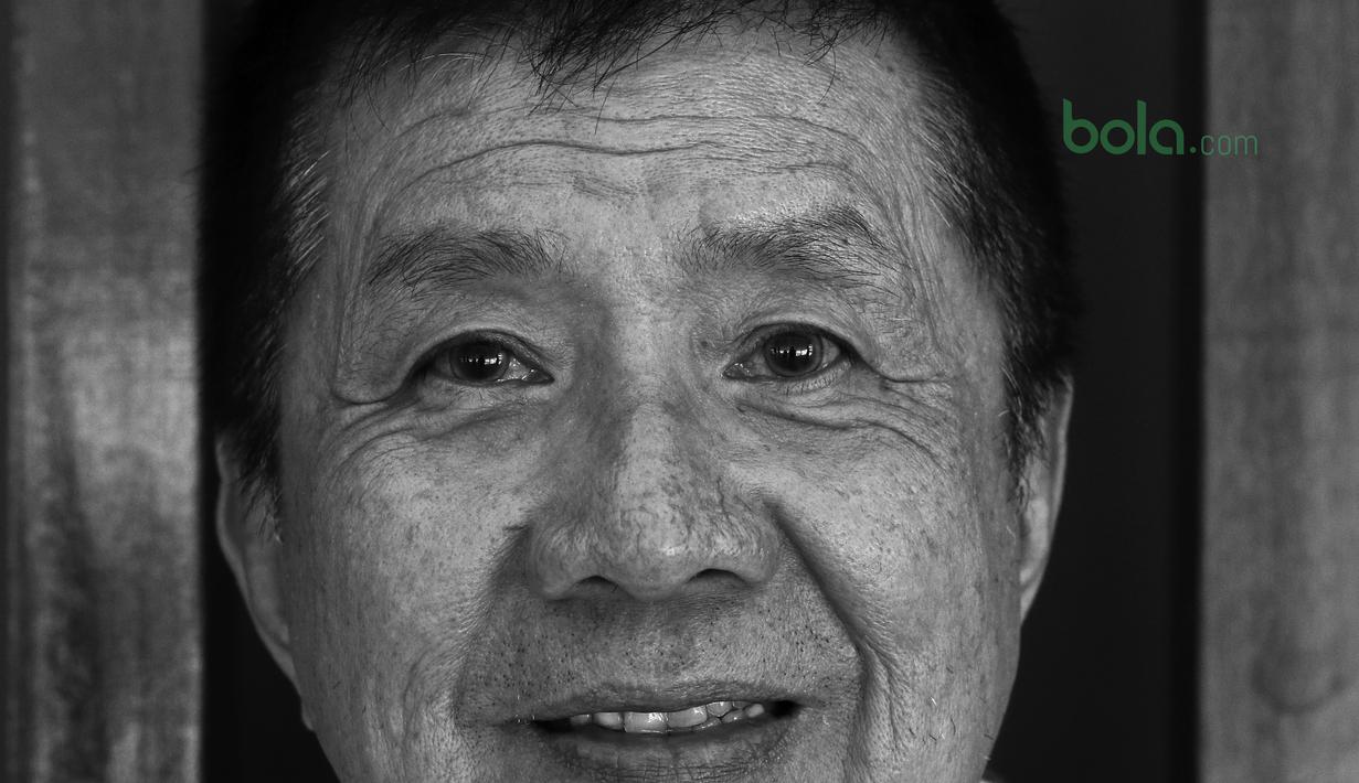 Legenda Bulutangkis Indonesia, Rudy Hartono lahir pada tanggal 18 Agustus 1949 di Surabya. (Bola.com/Nick Hanoatubun)