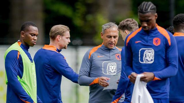 Asisten pelatih Bali United, Jeffrey Talan, rangkap jabatan di Timnas Belanda U-21.