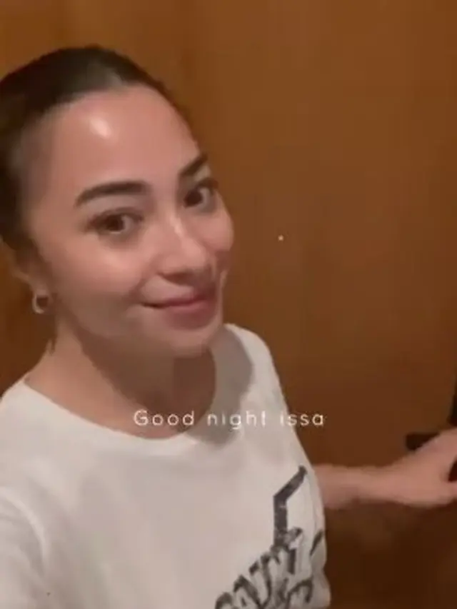 Nikita Willy menjaga rutinitas bersama Baby Izz (Instagram/nikitawillyofficial94)