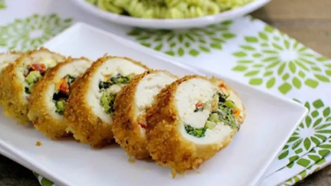 Chicken roll./Copyright vietnamesefood.com.vn
