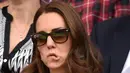 Meski dirinya disorot dunia, Kate Middleton tak sungkan memperlihatkan ekspresi yang apa adanya (Popsugar.com)