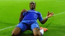 3. Didier Drogba (Marsille) – Publik London Biru sempat ragu dengan kedatangan pemain timnas Pantai Gading ini. Akan tetapi, pemain bernomor 11 mampu menjawab semua keraguan publik dan menjadi andalan di lini serang The Blues. (EPA/Thomas Eisenhuth)