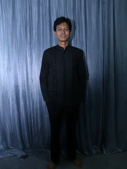 "Jadi ya ini kita targetin sebanyak-banyaknya. Waktu nonton premier aku ada feeling (diminati) tapi sempet ada kekhawatiran karena penonton Indonesia menurun. Tapi ada optimisme bisa tembus satu juta," ujar Fedi Nuril.  (Galih W. Satria/Bintang.com)