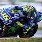 Valentino Rossi salah satu yang penasaran dengan seri terakhir MotoGP (MOHD RASFAN / AFP)