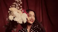 15 Outfit Vintage Wanita Kekinian untuk Gaya 2025, Tampil Timeless