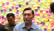 Menteri Koordinator Bidang Kemaritiman dan Investasi Luhut Binsar Pandjaitan, mengatakan Presiden Jokowi akan meresmikan Kereta Cepat Jakarta-Bandung (KCJB) Whoosh Selasa (2/10/2023). (Liputan6.com/Tira Santia)