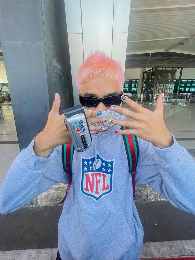 Potret 5 Artis Pria saat Tampil Pakai Kuteks, Percaya Diri