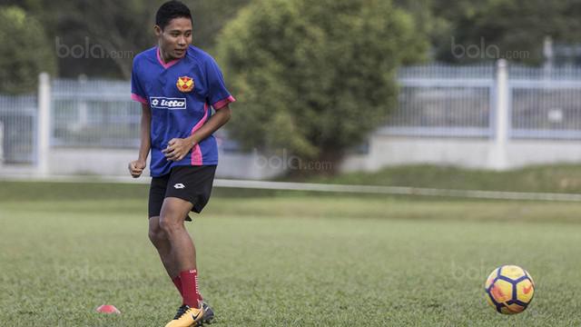 Berita video live dari Malaysia melihat lebih dekat latihan Evan Dimas bersama Selangor FA.