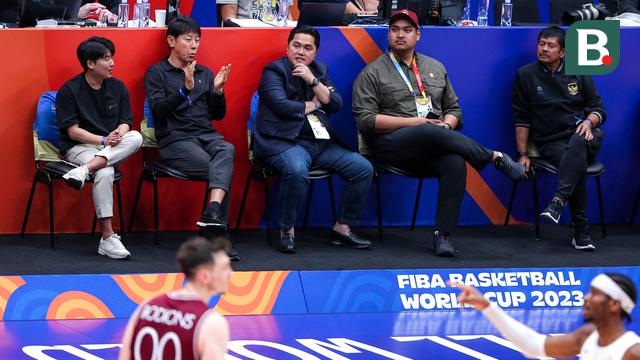 Foto: Momen Asik Shin Tae-yong dan Skuad Timnas Indonesia U-17 Nonton Piala Dunia FIBA 2023