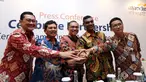 Dirut Mandiri Inhealth Iwan Pasila (tengah), Wakil Direktur Medical Doping Control INASGOC Wiweka (kedua kanan) bersama jajaran Direksi disela acara Celebrate Partnership kerja bersama Asian Games 2018 di Jakarta, Rabu (12/9). (Liputan6.com/HO/Arif)