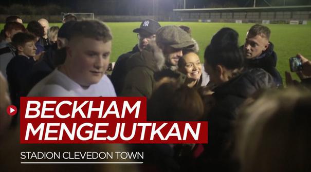 Berita video Mantan Pemain Manchester United, David Beckham terlihat menonton pertandingan sepak bola di desa kecil.