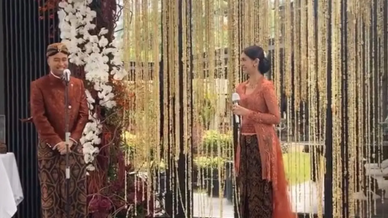 6 Momen Lamaran Vidi Aldiano dan Sheila Dara, Usung Adat Jawa