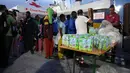 Setelah mendarat, sebagian besar imigran yang tiba di Italia akan dikirim ke pusat-pusat penerimaan di seluruh negeri, di mana mereka tinggal sementara mereka menunggu keputusan atas permintaan suaka mereka. (Zakaria ABDELKAFI / AFP)