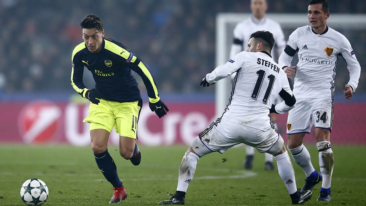 Lucas Perez Cetak Hat-trick, Arsenal Raih Juara Grup