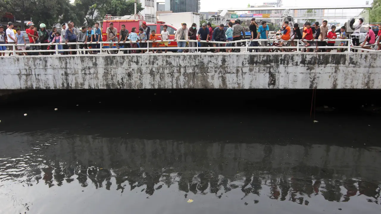 Warga Masih Antusias Nonton Pencarian Buaya