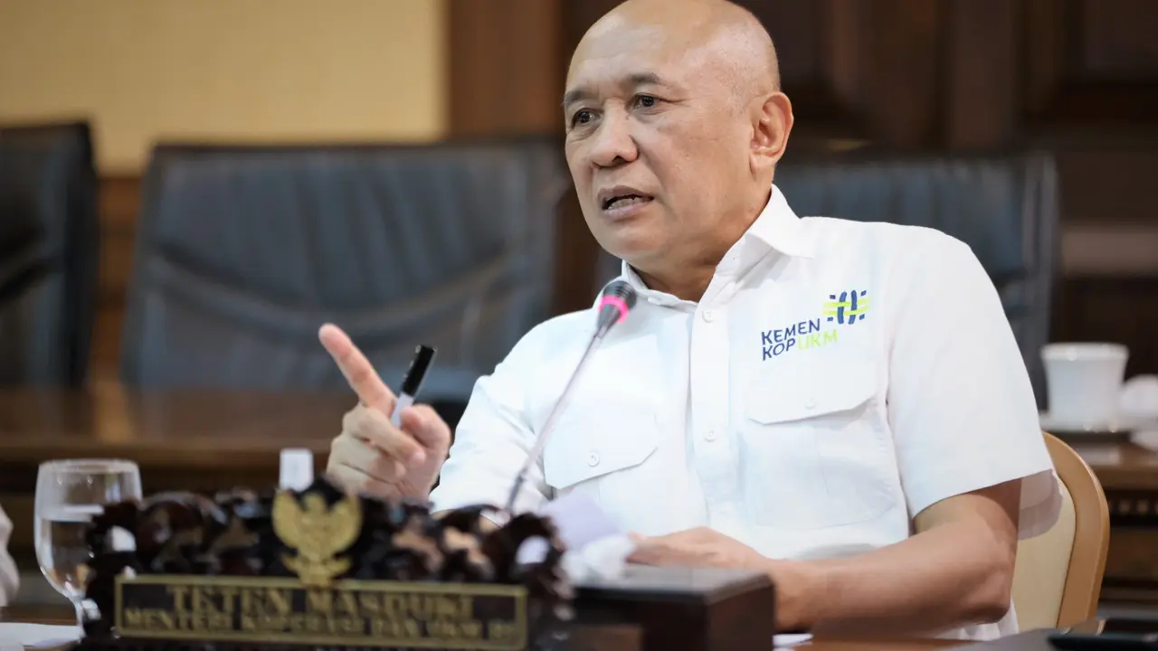 Menteri Koperasi dan UKM Teten Masduki mengatakan, ada tiga hal yang perlu diatur oleh pemerintah agar produk lokal, khususnya produk UMKM bisa juara di pasar digital Indonesia. (Dok KemenkopUKM)