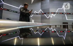 Karyawan beraktivitas di PT Bursa Efek Indonesia, Jakarta, Rabu (13/3/2024). (Liputan6.com/Angga Yuniar)