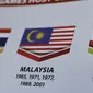 Bendera Merah-Putih dicetak terbalik pada buku Opening Ceremony SEA Games 2017 di Kuala Lumpur, Malaysia (20/8/2017). Indonesia melalui Kementrian Luar Negeri mengajukan note protes atas kesalahan tersebut. (AP Photo/Yau)