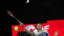 Tunggal putra Indonesia, Jonatan Christie, saat melawan Panitchaphon Teeraratsakul dari Thailand pada pertandingan semifinal turnamen badminton Indonesia Open 2026 di Istora Gelora Bung Karno, Senayan, Jakarta, Sabtu (6/6/2026). (AP Photo/Achmad Ibrahim)