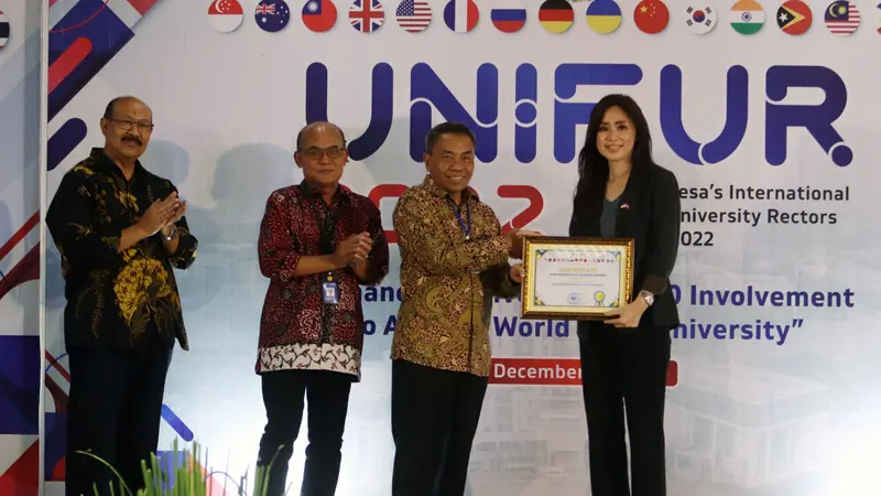 Unesa menggelar Unesa’s International Forum of University Rectors (UNIFUR) 2022. (Dian Kurniawan/Liputan6.com)