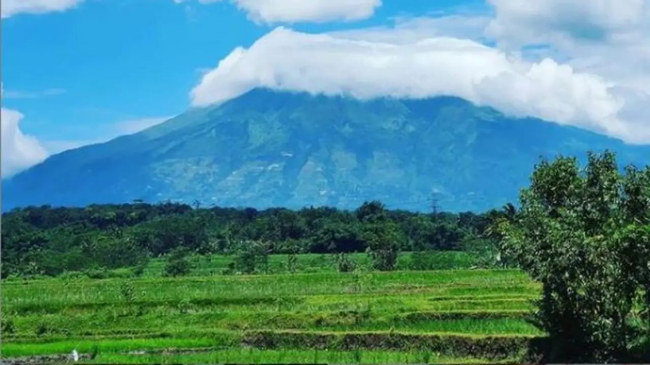 Gunung Merbabu Kembali Buka 2 Jalur Pendakian