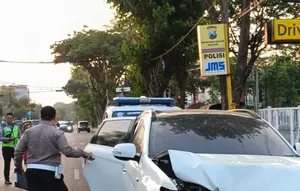 Detik-Detik Pengemudi Outlander Mabuk Tabrakan Beruntun Hingga Satu Orang Tewas