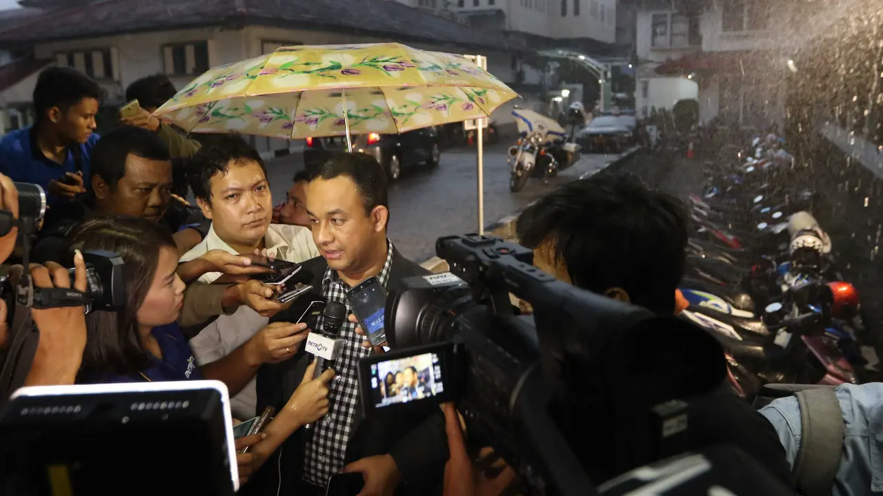 Mendikbud Anies Baswedan di RSAL Mintohardjo