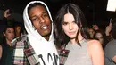 Setelah lama bungkam dan tertutup tentang kisah cintanya, kini Kendall Jenner akhirnya resmi menjalani hubungan asmara dengan seorang rapper, A$AP Rocky. (Dailymail)