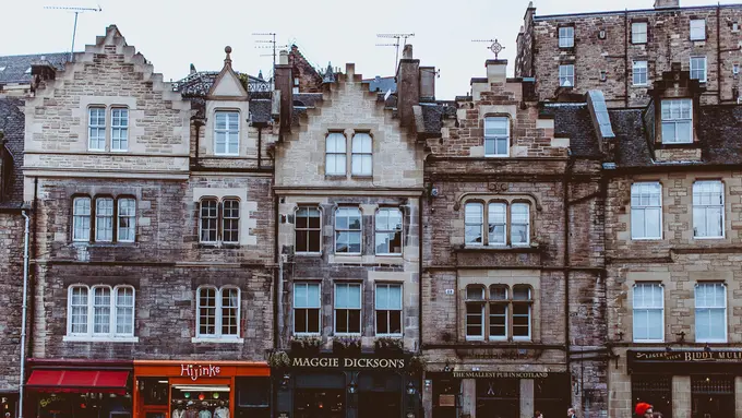 12 Alasan Kamu Nggak Boleh Melewatkan Liburan di Skotlandia 