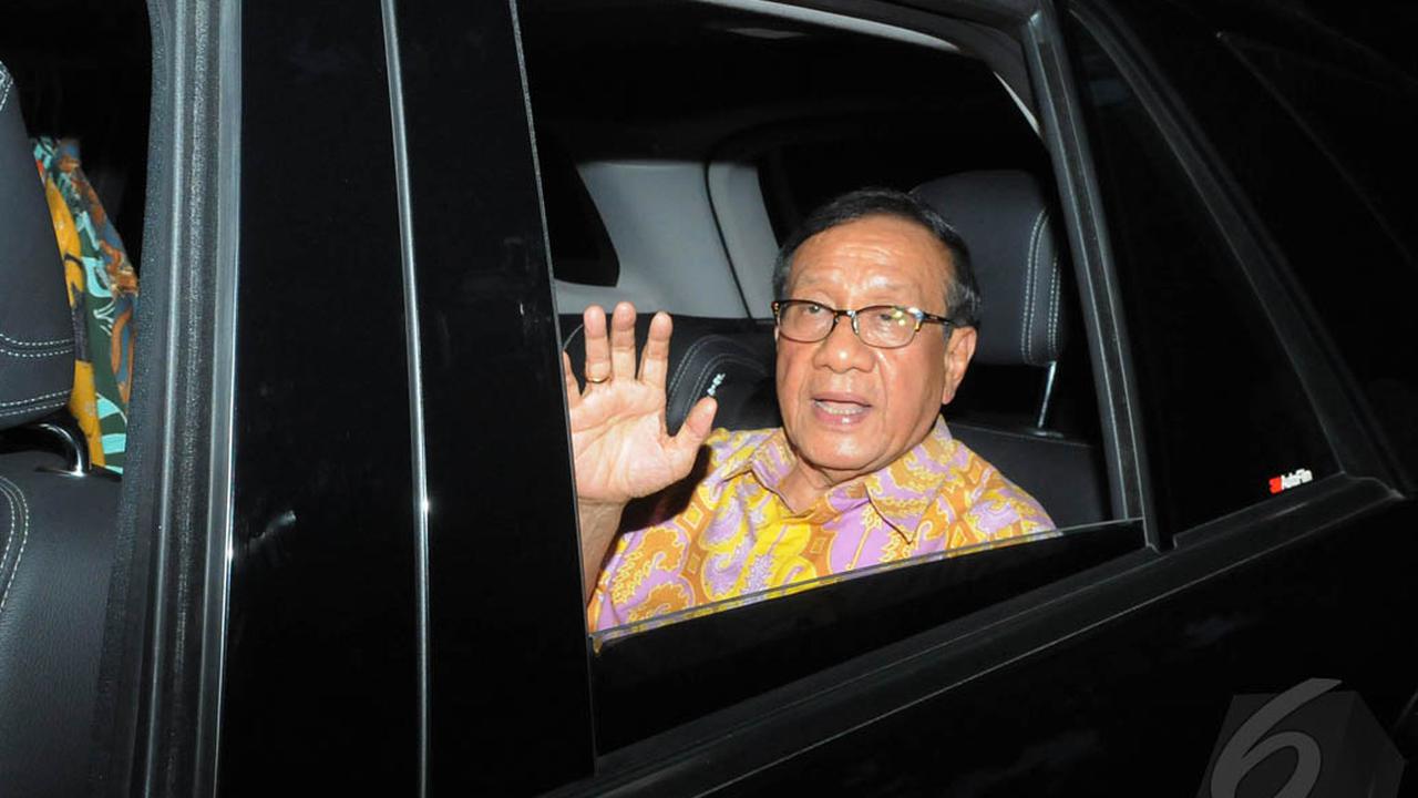 Kisruh Golkar, Akbar Tandjung Datangi Kediaman BJ Habibie