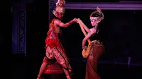 Di Purawisata Yogyakarta, epos Ramayana ini diceritakan kembali dalam bentuk tari, drama dan musik dalam satu panggung.