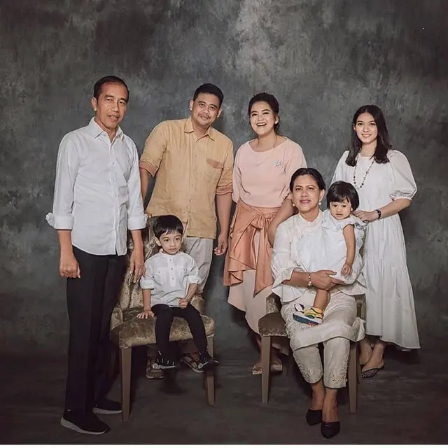 Momen Bahagia Kahiyang Ayu dan Sedah Mirah Saat Lakukan Pemotretan
