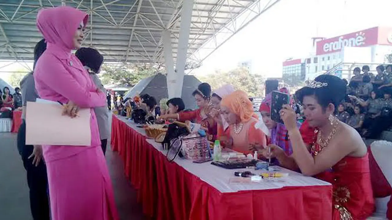 Polwan Sulawesi Selatan dan Barat Adu Cantik