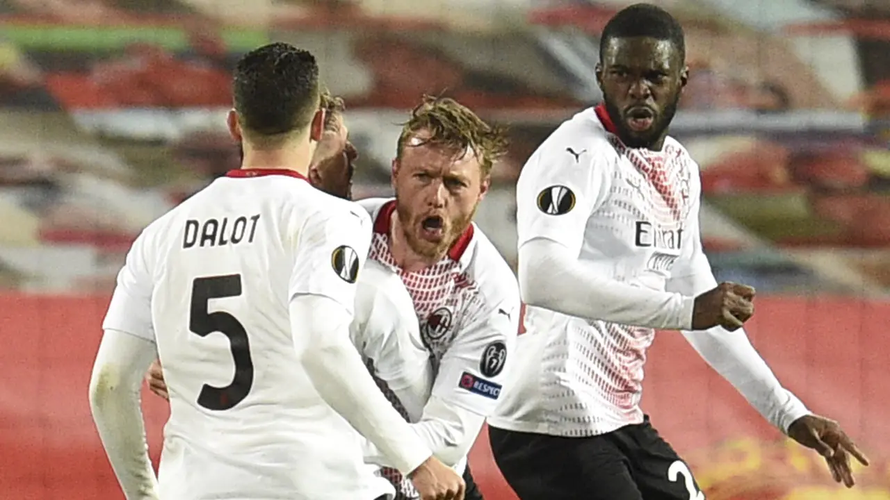 FOTO: Lengah di Akhir Laga, AC Milan Buyarkan Kemenangan Manchester United
