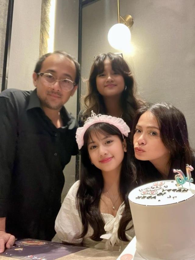 Potret keluarga Ersa Mayori (Sumber: Instagram/ersamayori)