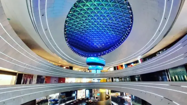 Fasilitas di Iran Mall