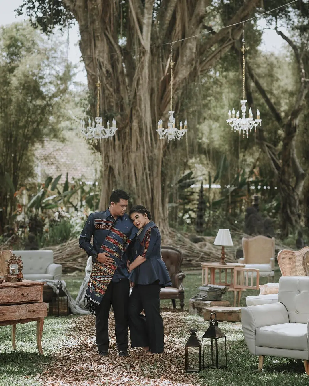 Pesona songket Batak Pre-Wedding Kahiyang Ayu dan Bobby Nasution (Sumber foto: garyevan/instagram)
