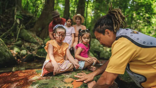 Banyak operator tur dalam program ini mengembangkan proyek-proyek yang dirancang untuk memberdayakan masyarakat adat.